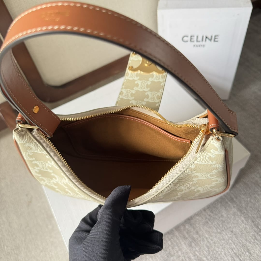 Hand Bag with High End Look