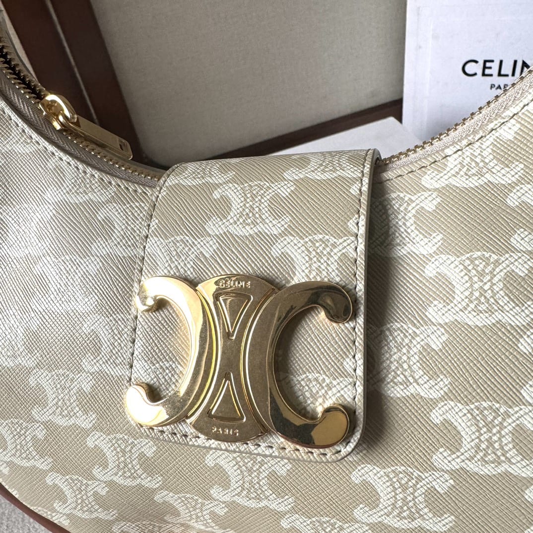 Hand Bag with High End Look